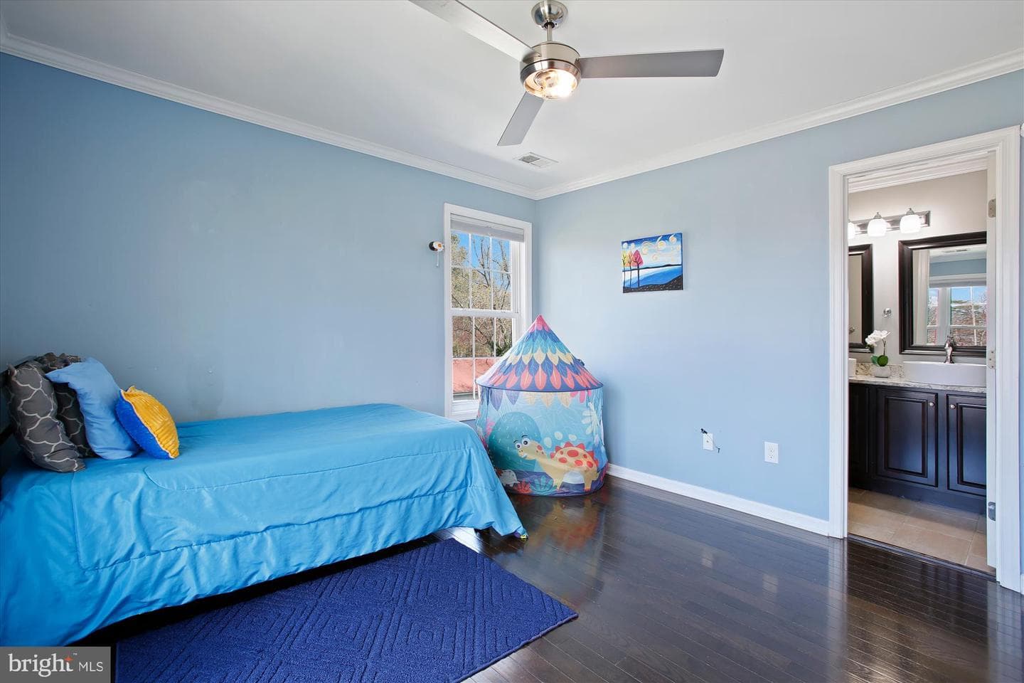 8445 Radford Avenue photo 15