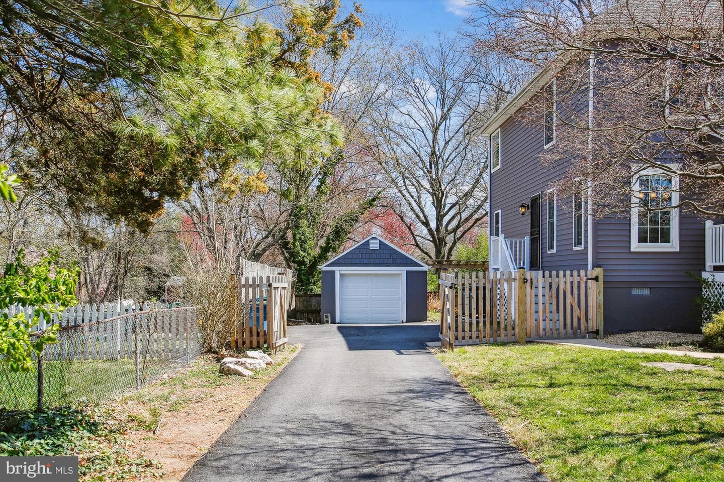8445 Radford Avenue photo 30