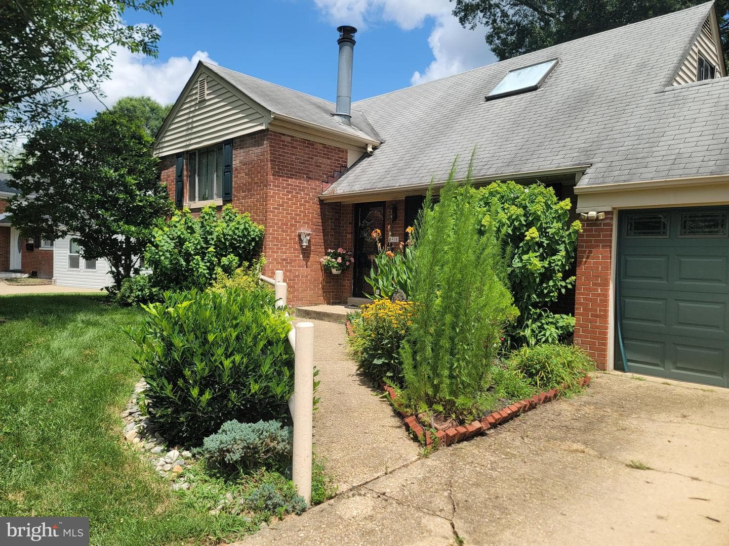 6910 Gilbert Street photo 2