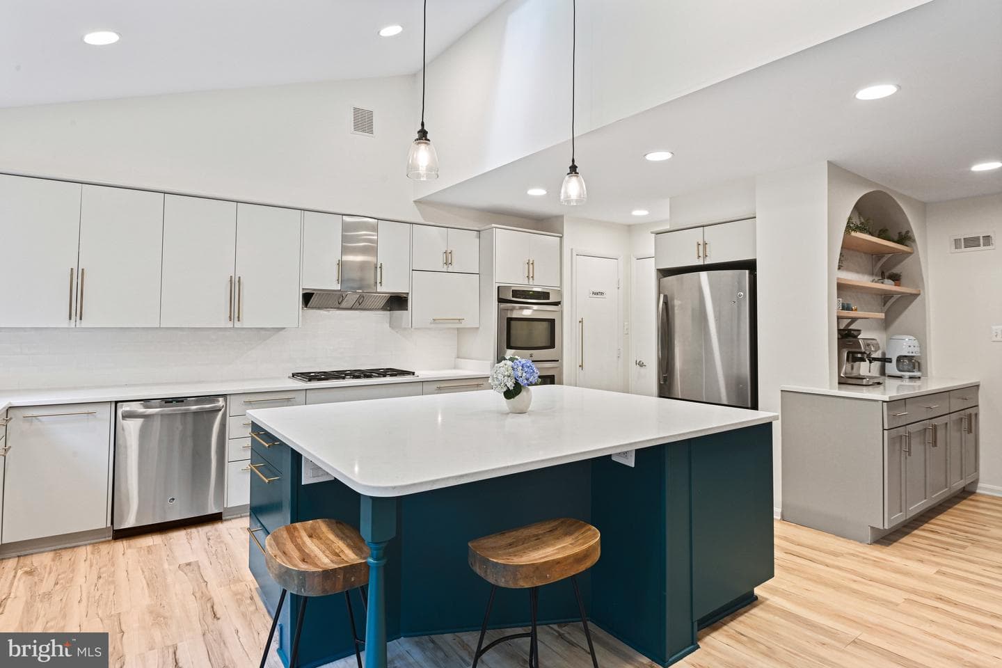 1092 Loran Court photo 12