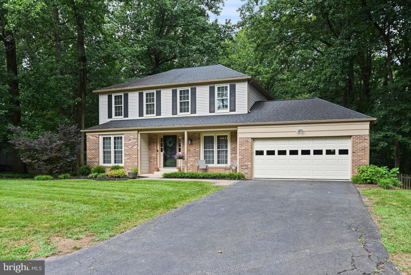 1092 Loran Court photo 2