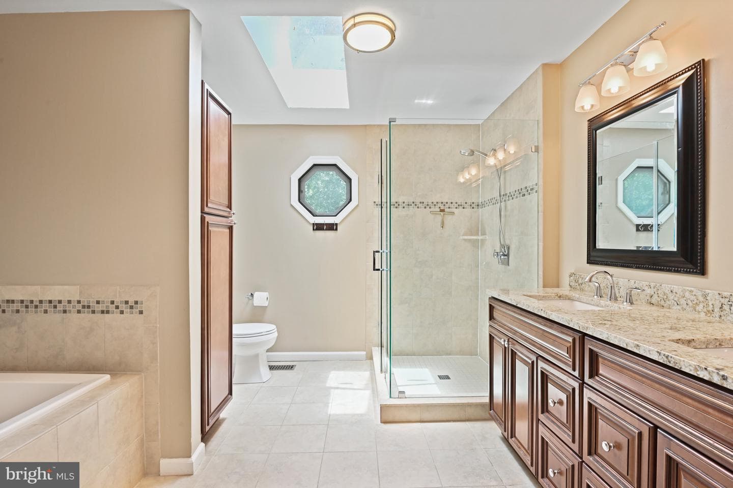 1092 Loran Court photo 31
