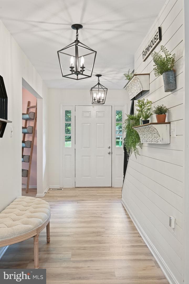 1092 Loran Court photo 4