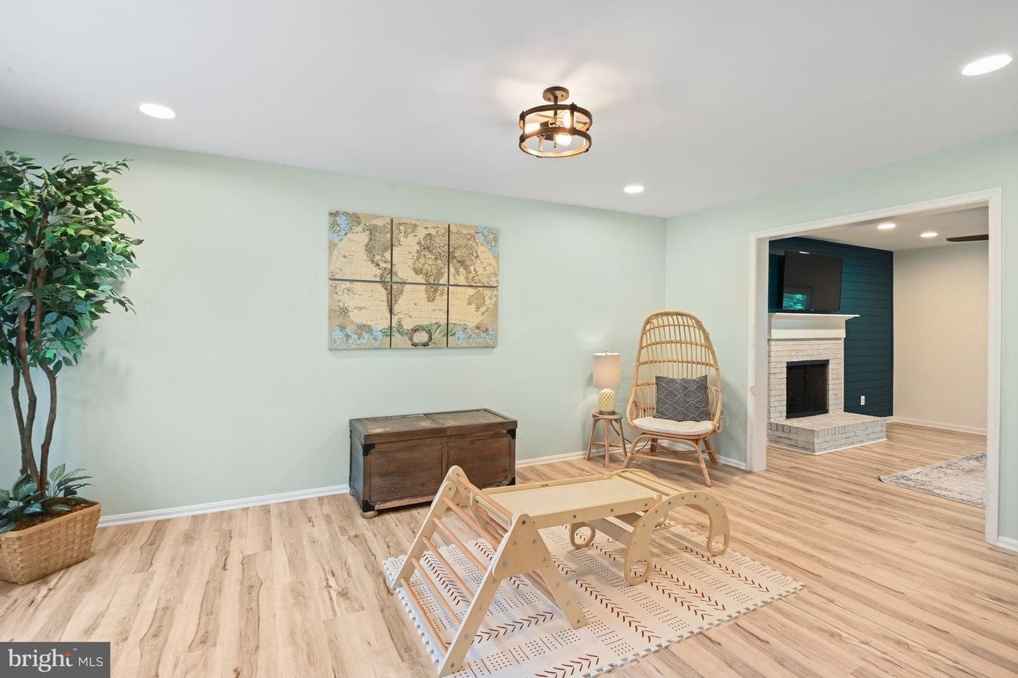 1092 Loran Court photo 5