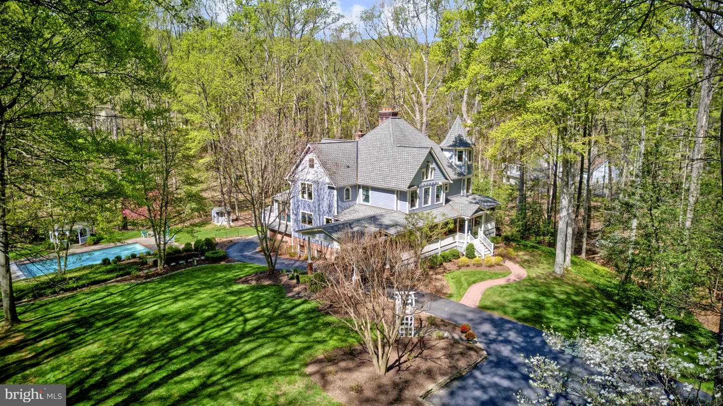 204 River Park Drive photo 2