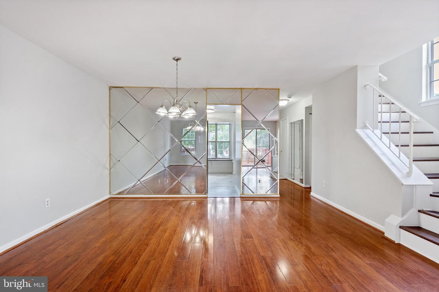 5501 Woodlawn Manor Court photo 12