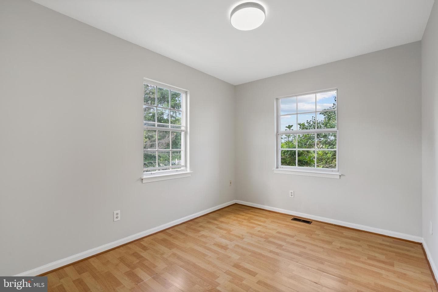 5501 Woodlawn Manor Court photo 20