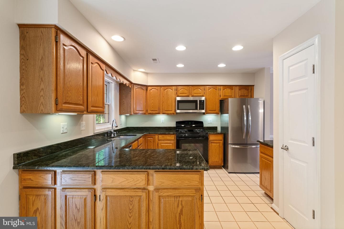 8037 Tanworth Court photo 17