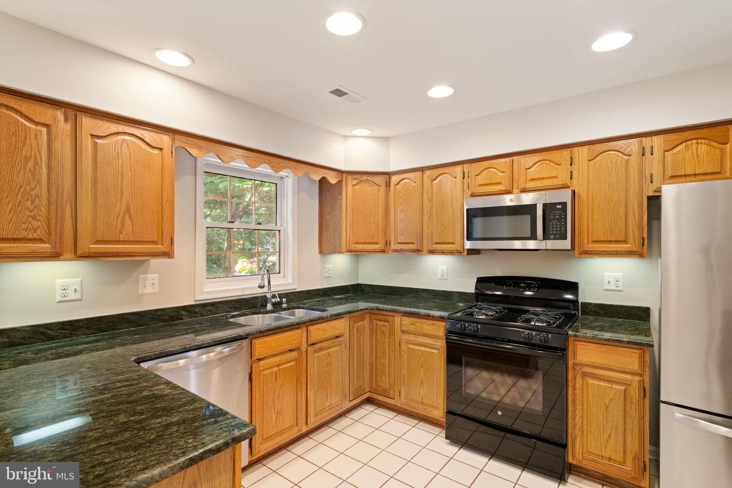 8037 Tanworth Court photo 18