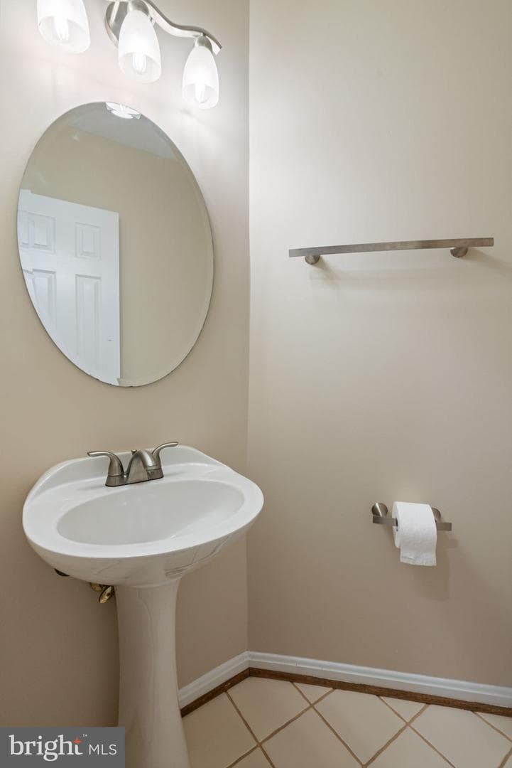 8037 Tanworth Court photo 22