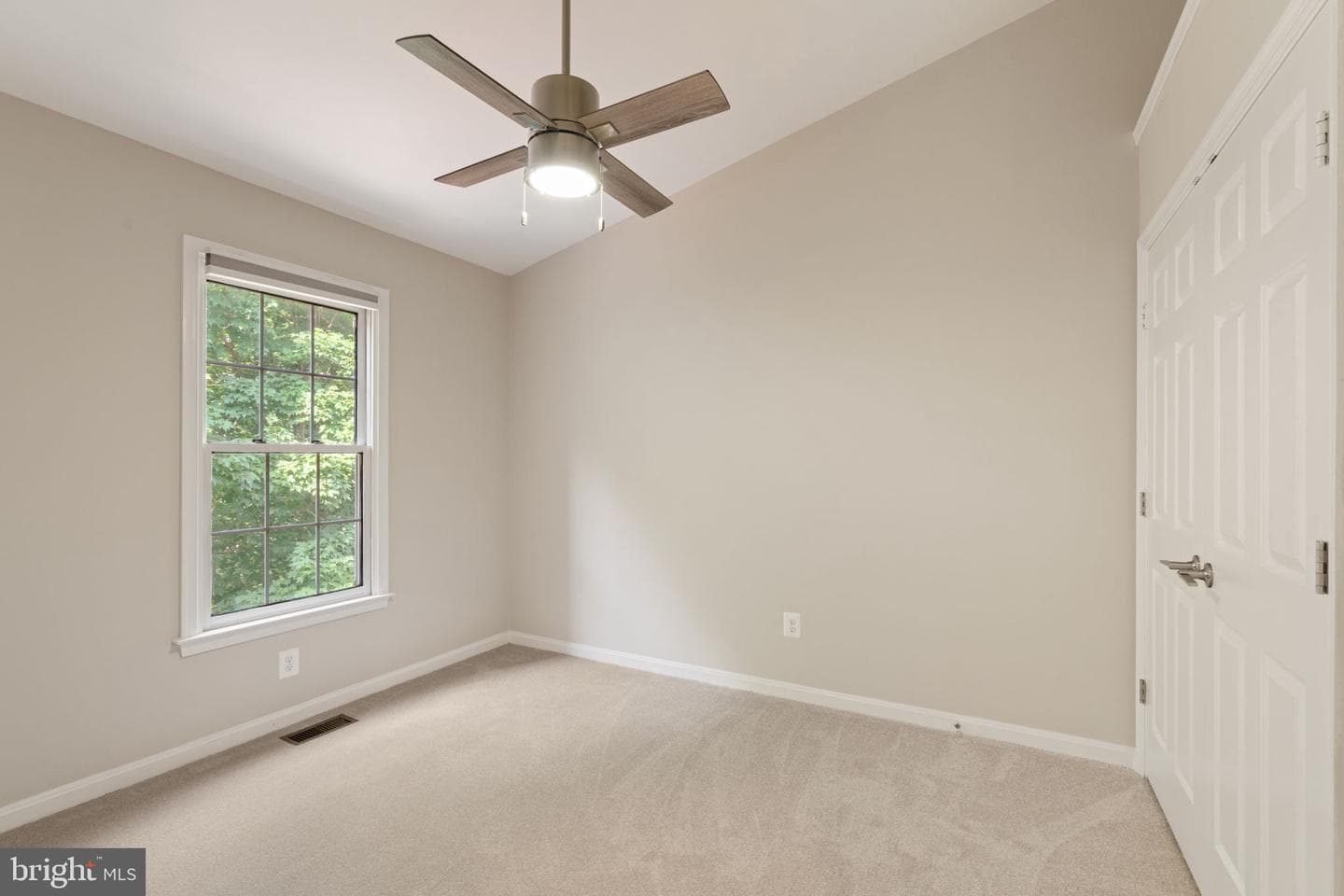 8037 Tanworth Court photo 35