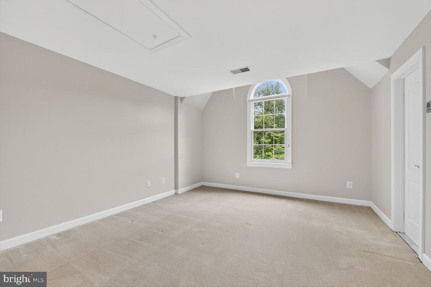 13724 Balmoral Greens Avenue photo 33