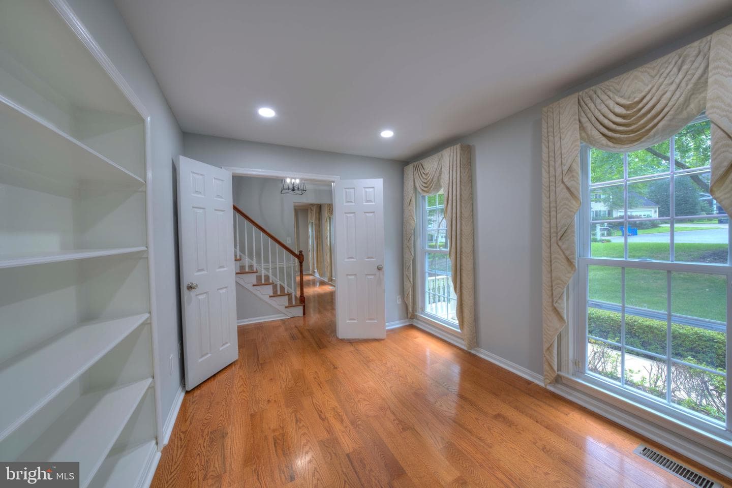 1566 Old Eaton Lane photo 4