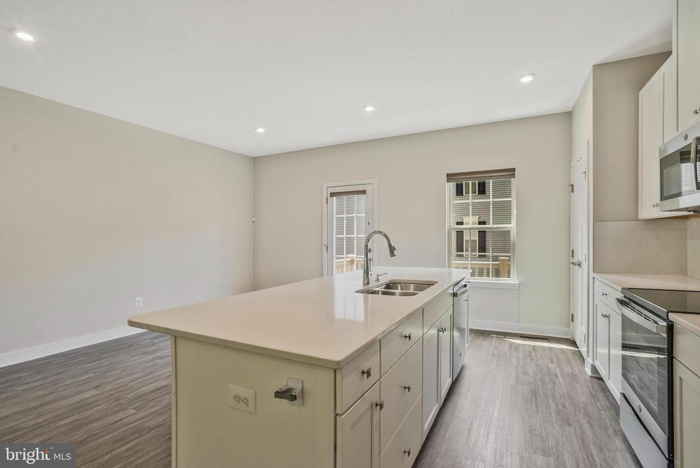 7811 Sutter Lane photo 13