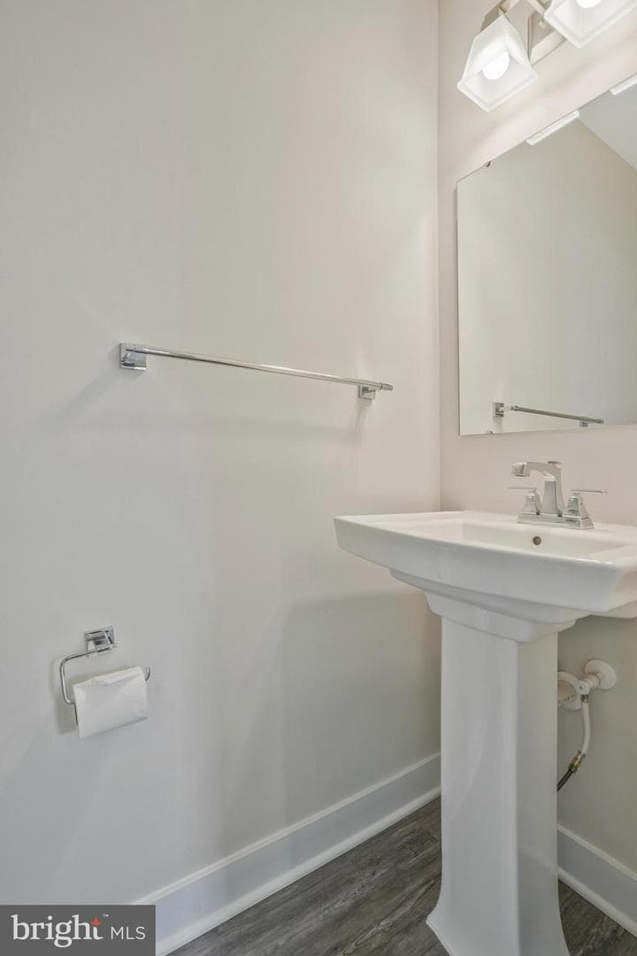 7811 Sutter Lane photo 18