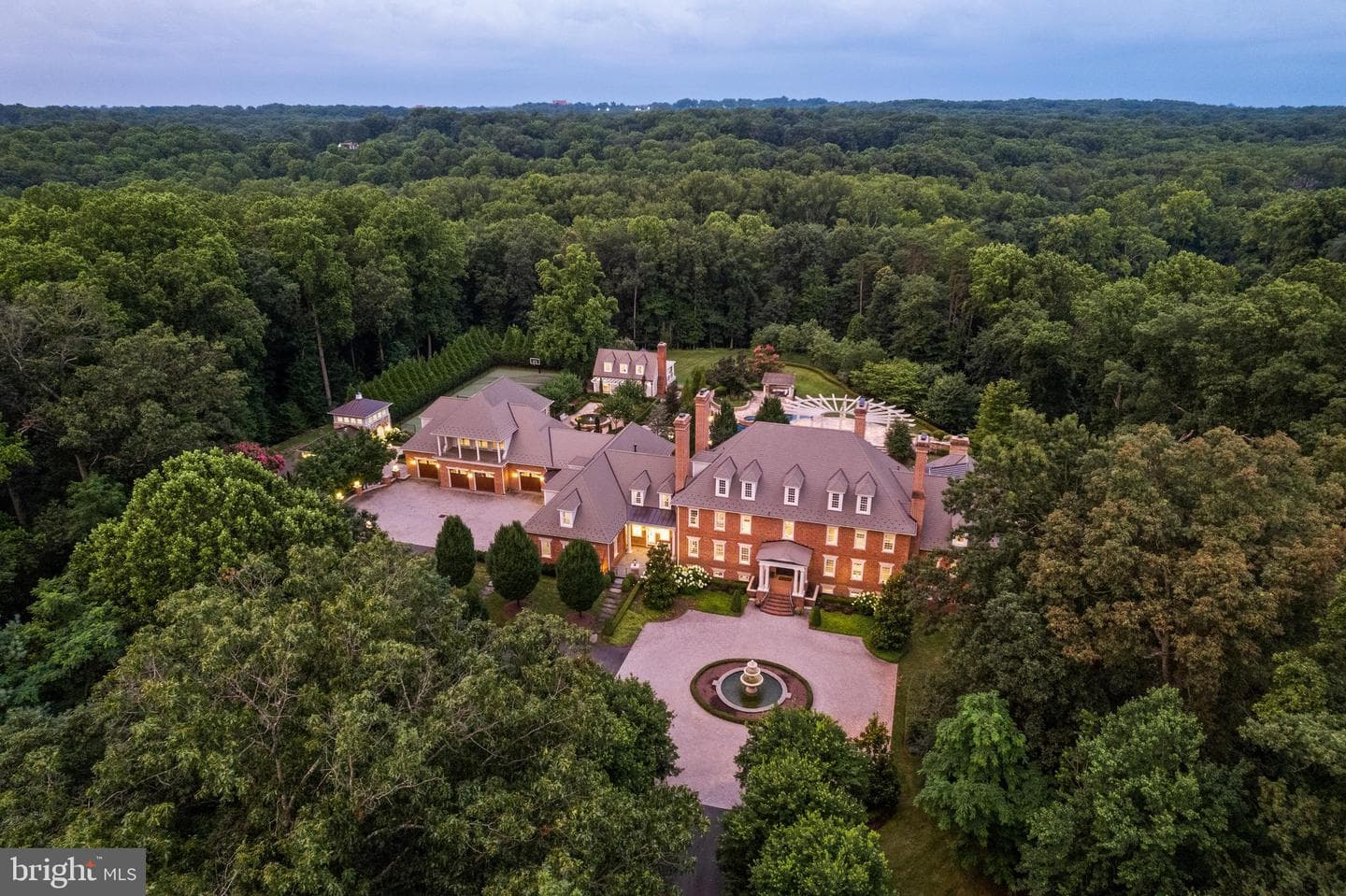 11100 Kings Cavalier Court, Oakton