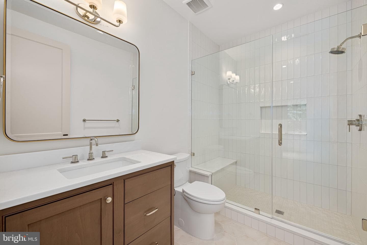 2109 Elliott Avenue photo 34