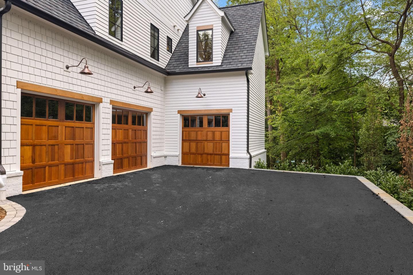 2109 Elliott Avenue photo 47