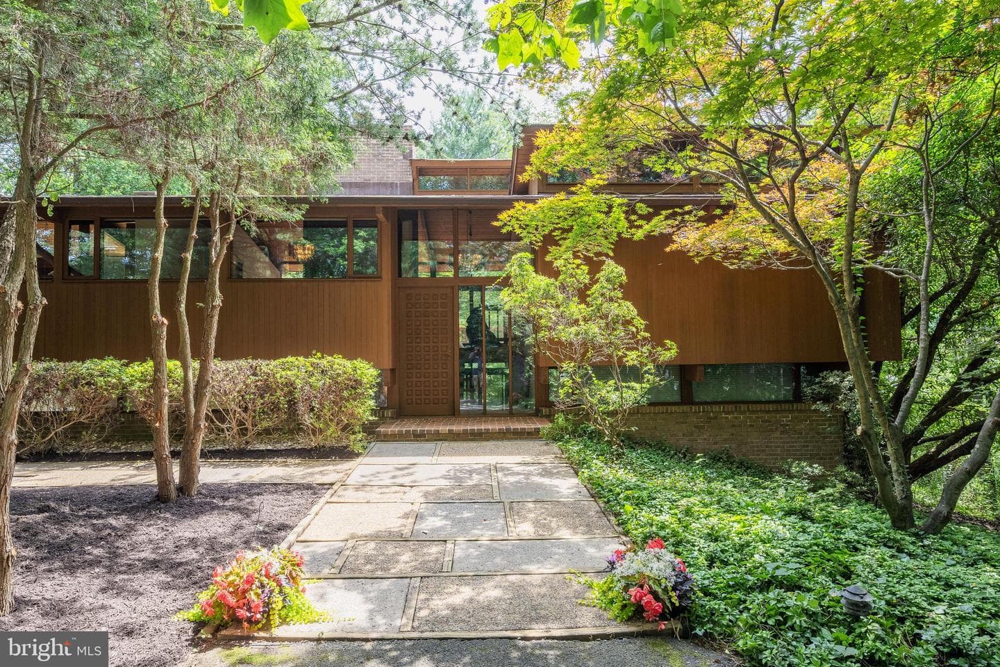 1017 Towlston Road photo 3