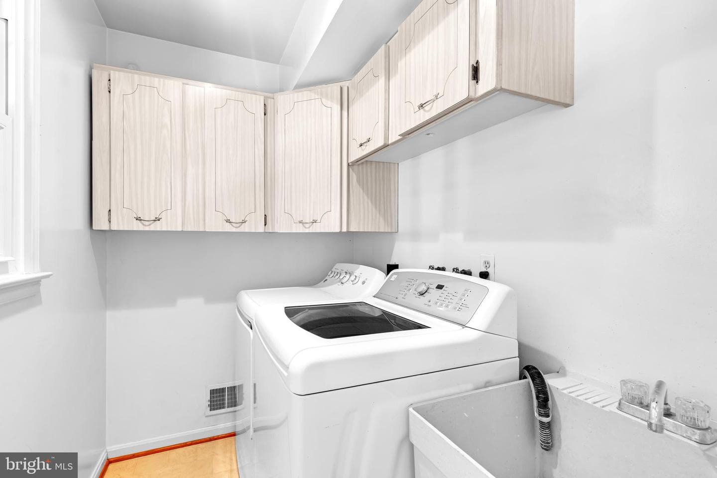 8618 Gateshead Road photo 44