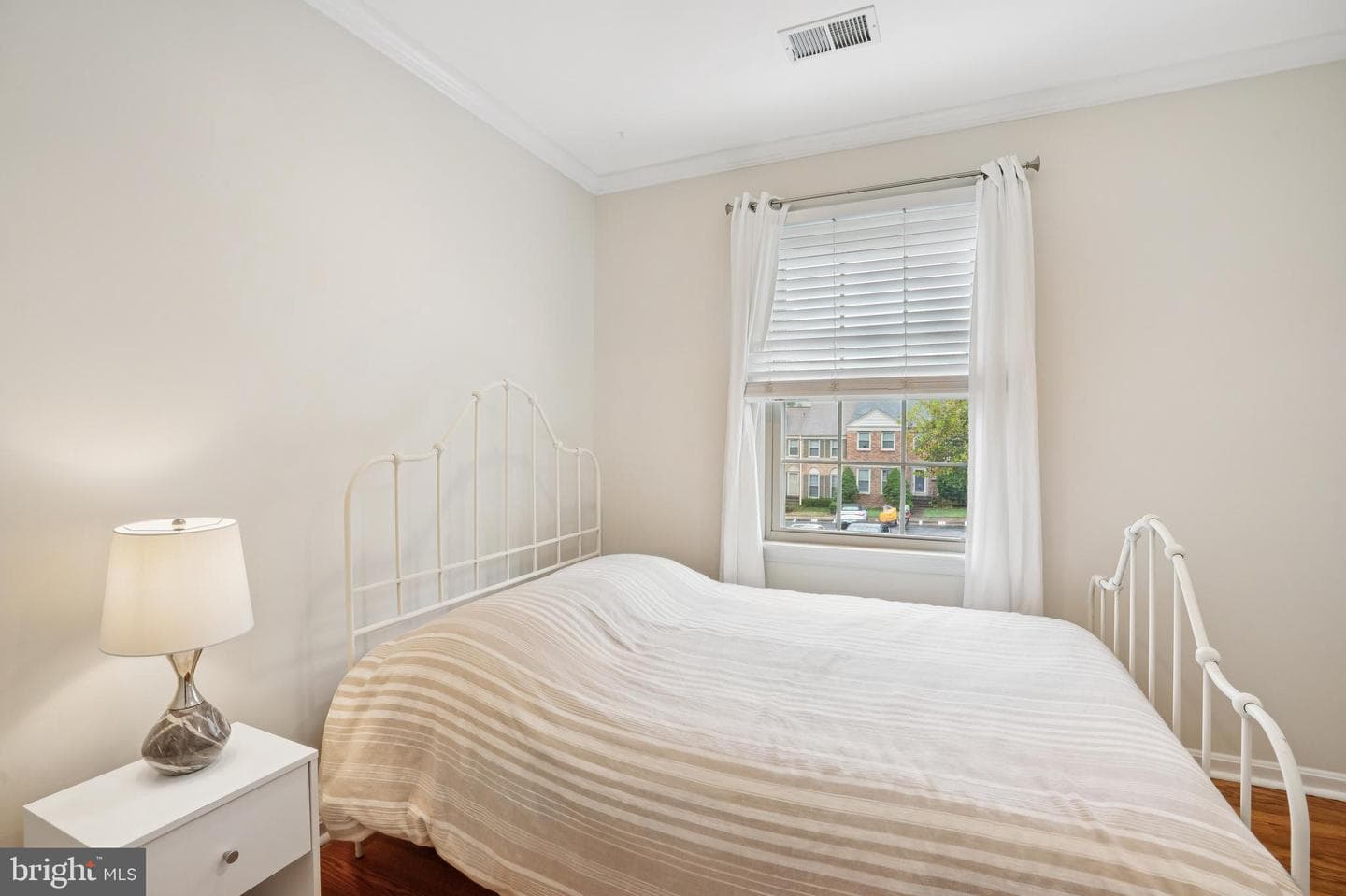10306 Hampshire Green Avenue photo 23