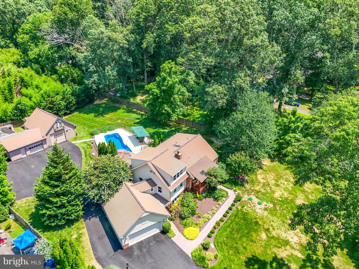 4725 Spruce Avenue photo 2