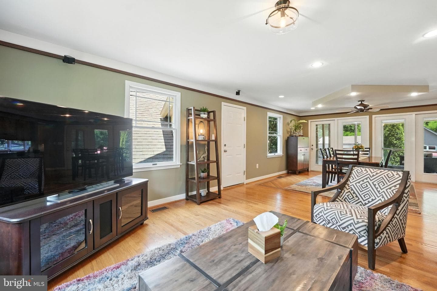 4725 Spruce Avenue photo 33