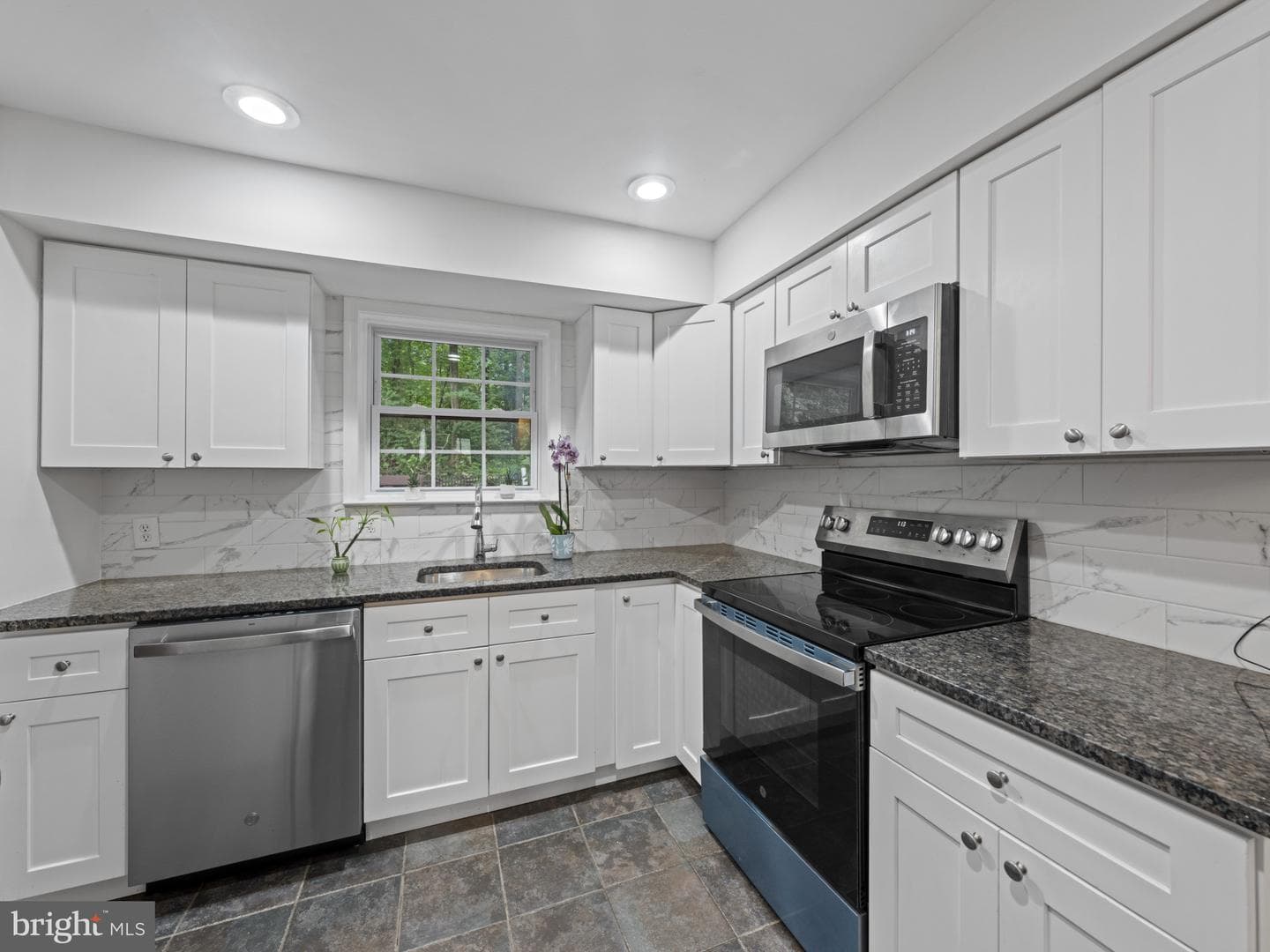 2321 Emerald Heights Court photo 13