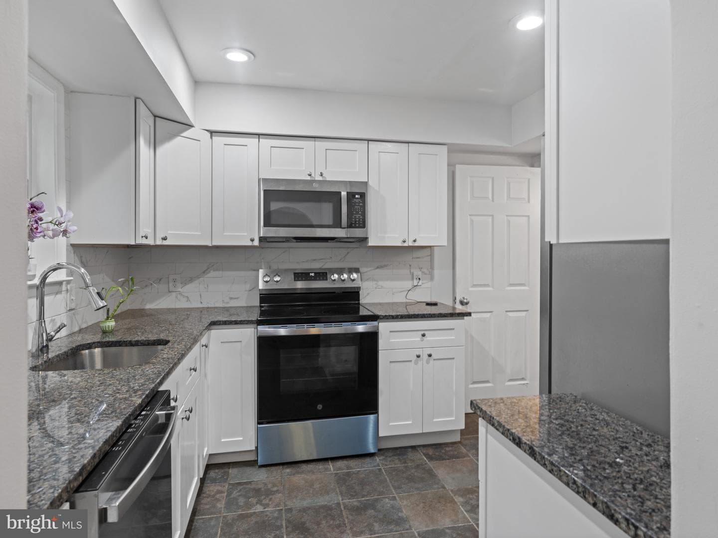 2321 Emerald Heights Court photo 16