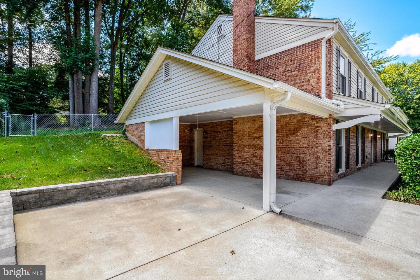 8122 Briar Creek Drive photo 4