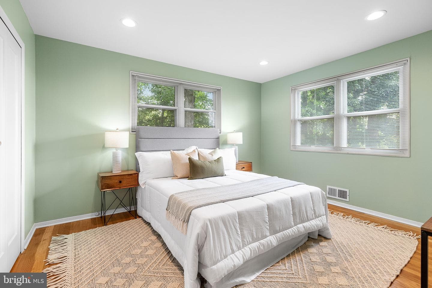 5608 Eton Court photo 25