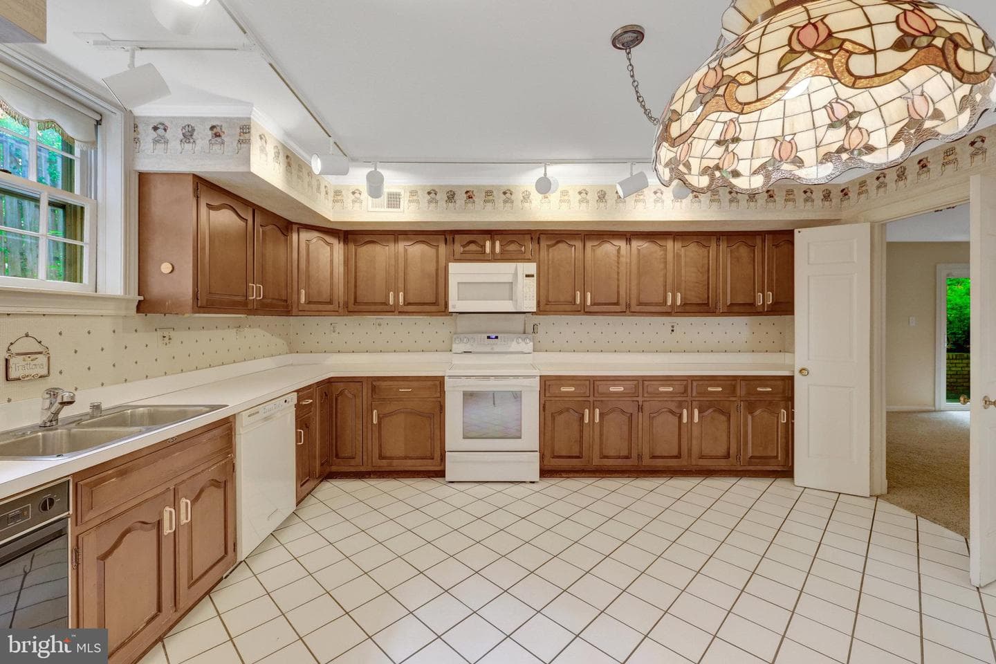 1468 Highwood Drive photo 10