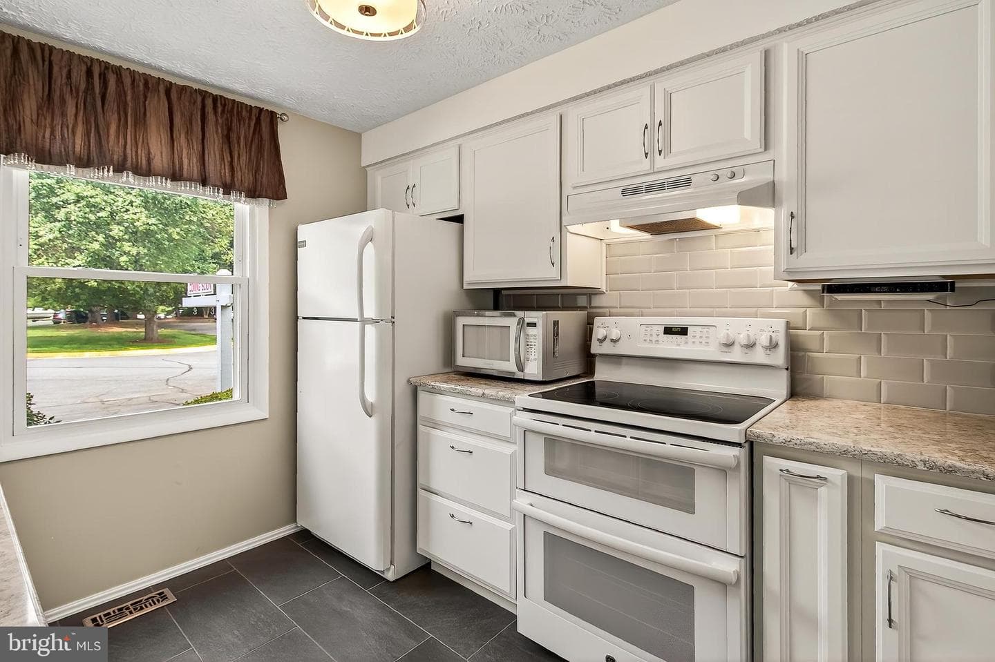 8353 Bark Tree Court photo 16