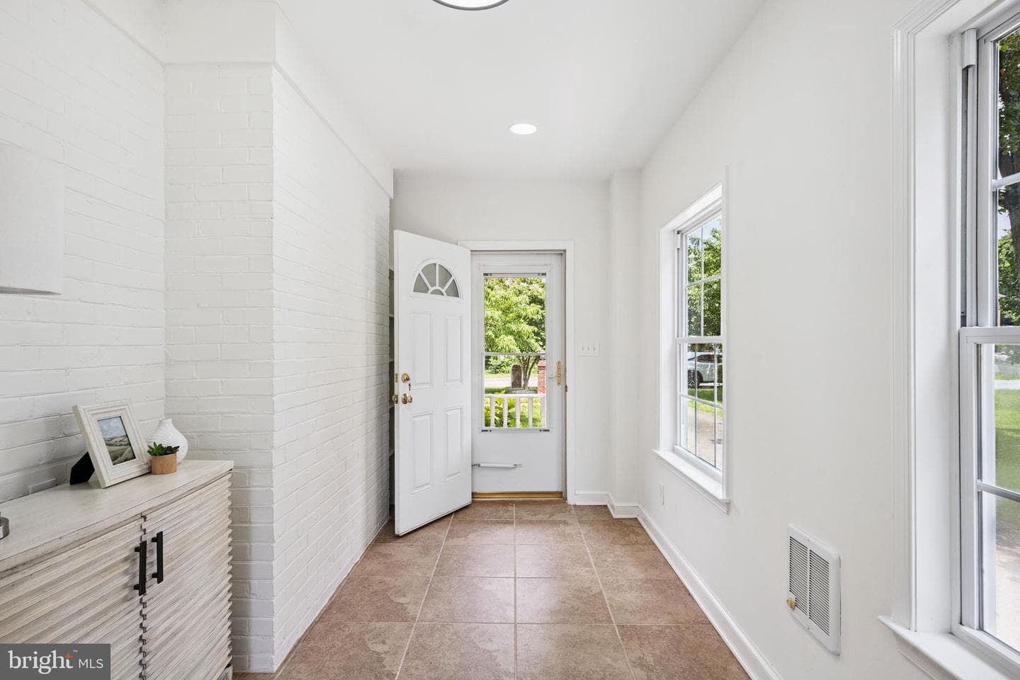 7035 Calamo Street photo 9