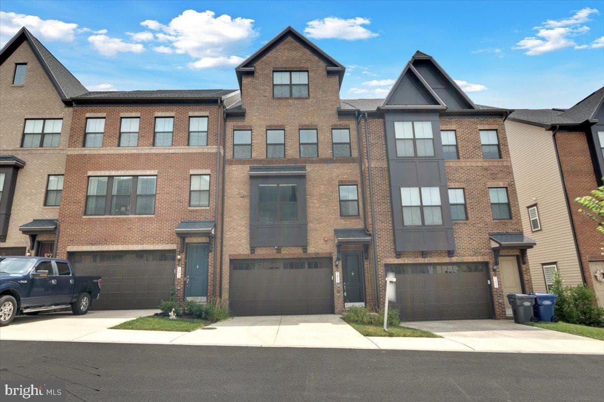 7215 Mountaineer Drive