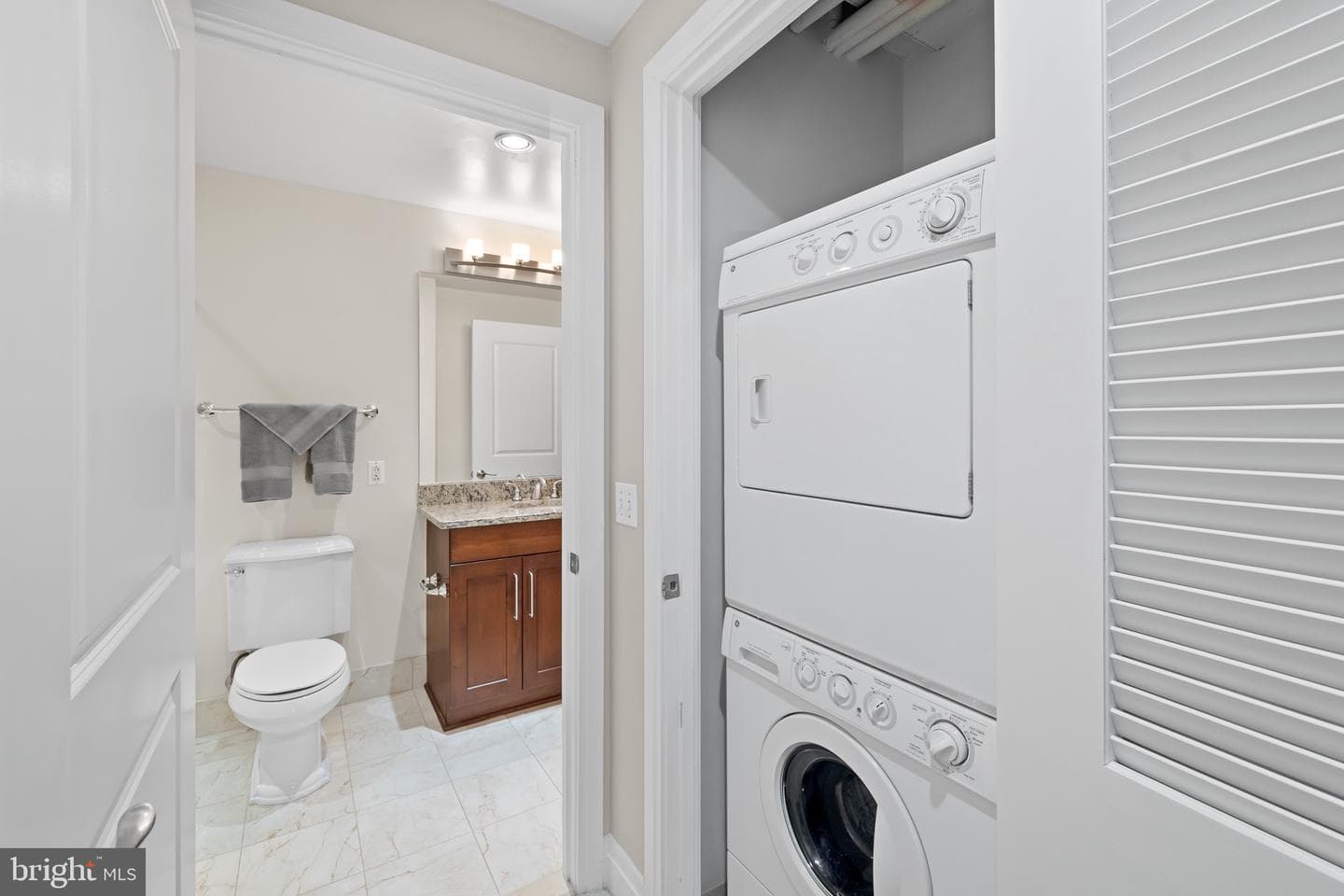 8220 Crestwood Heights Drive #213 photo 17
