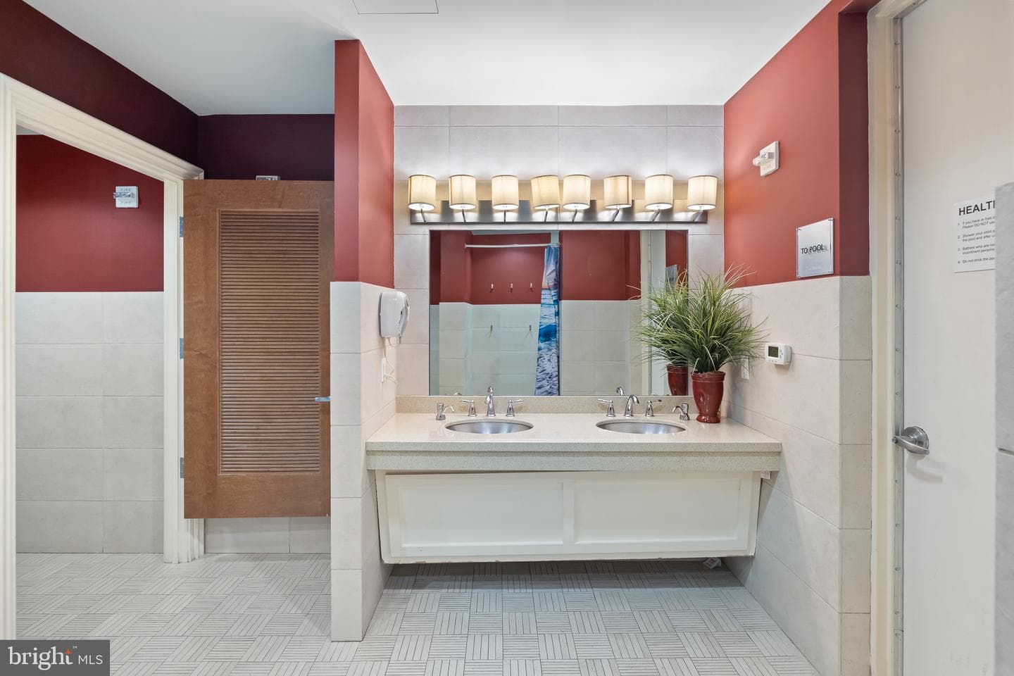 8220 Crestwood Heights Drive #213 photo 29