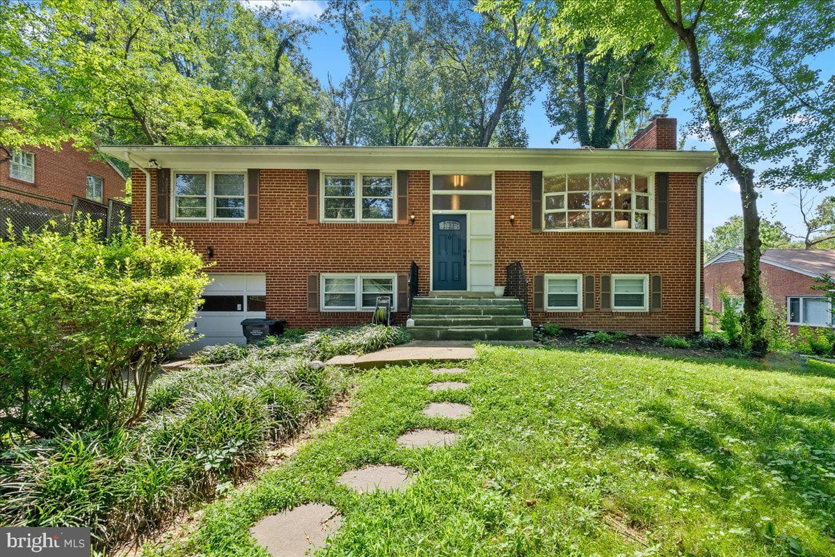 3035 Hazelton Street photo 2