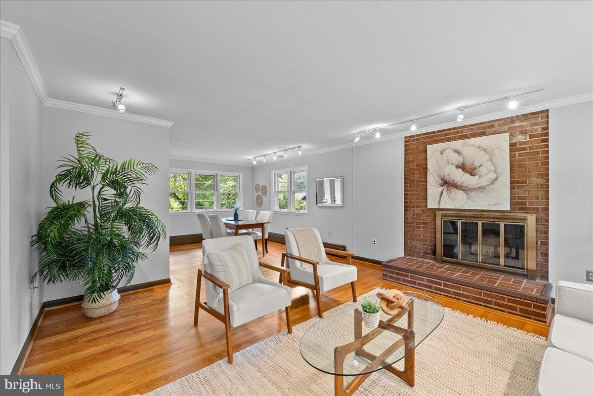 3035 Hazelton Street photo 3