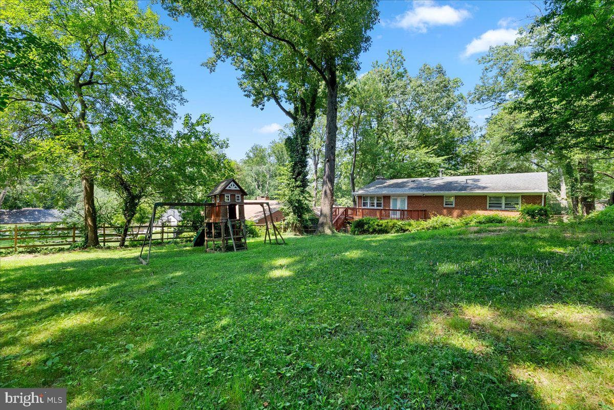 3035 Hazelton Street photo 33