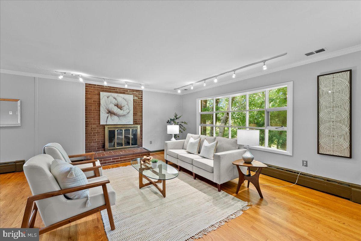 3035 Hazelton Street photo 5