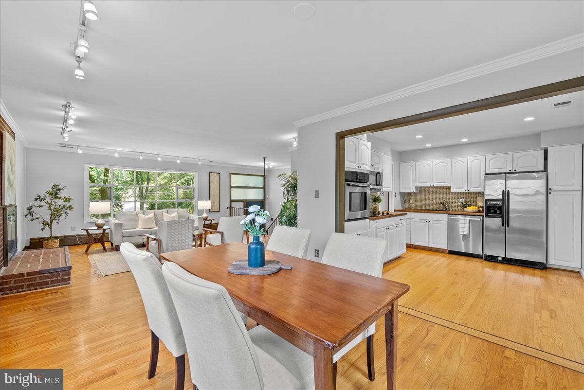 3035 Hazelton Street photo 8