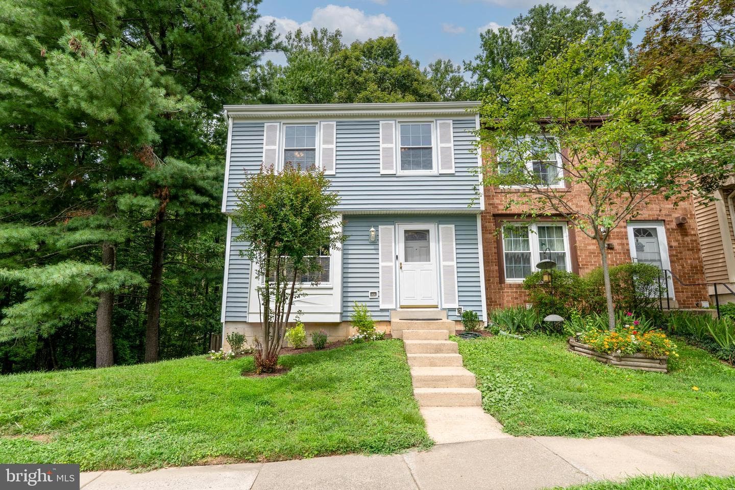 9032 Golden Leaf Court photo 2