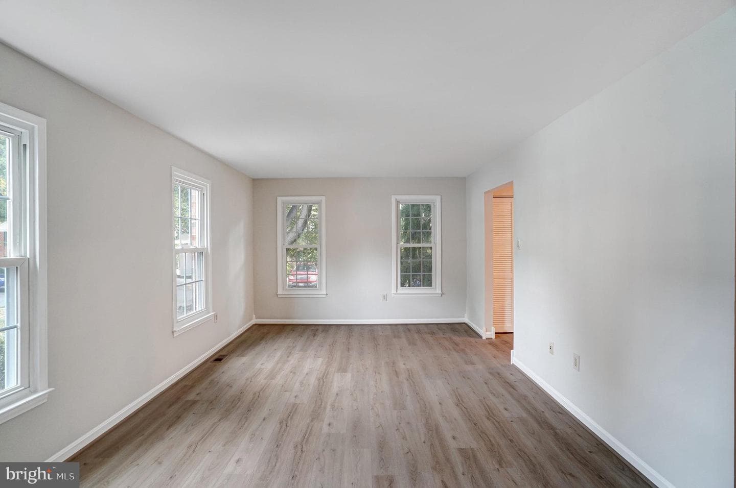2349 Horseferry Court photo 18