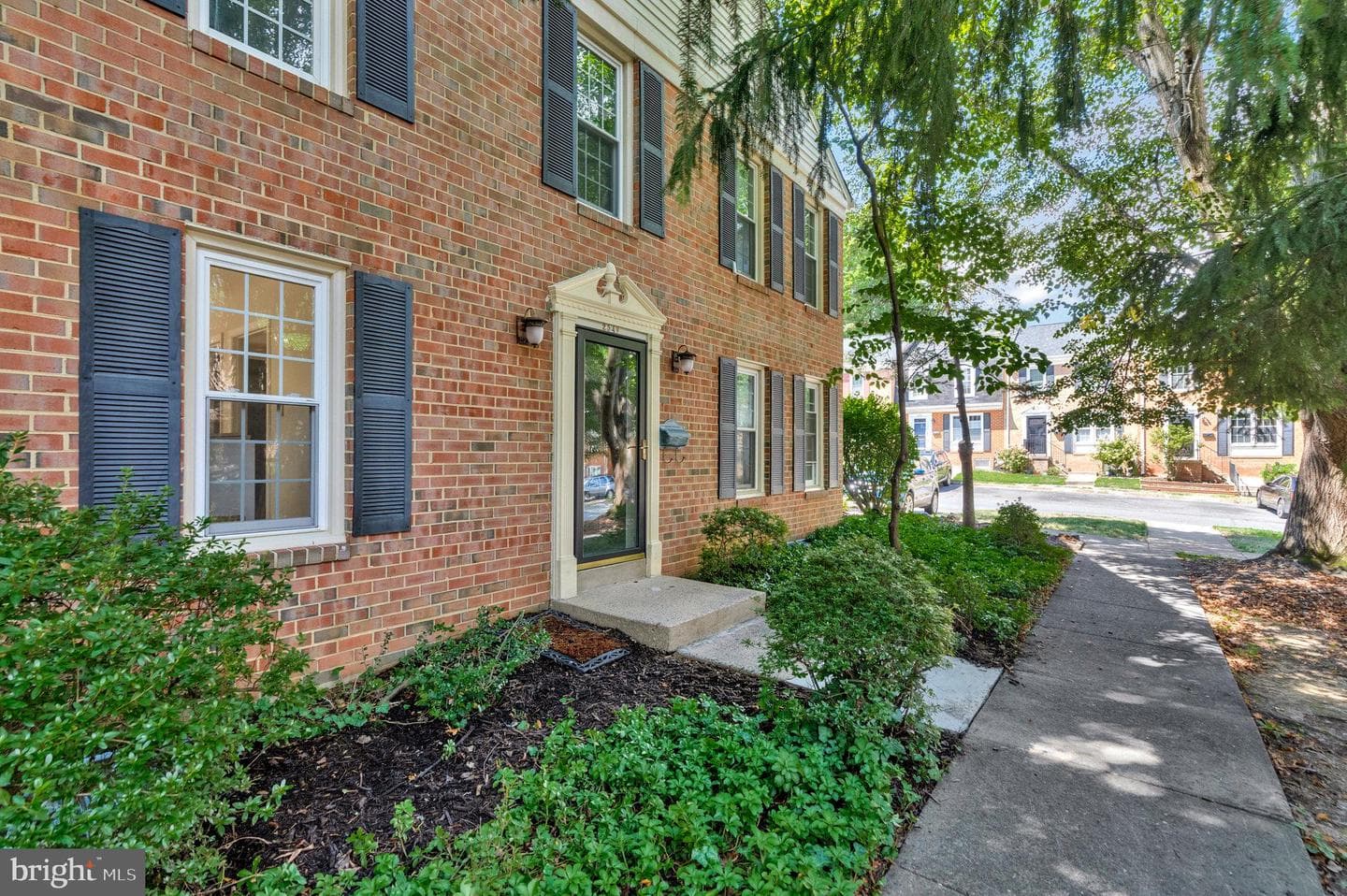 2349 Horseferry Court photo 2