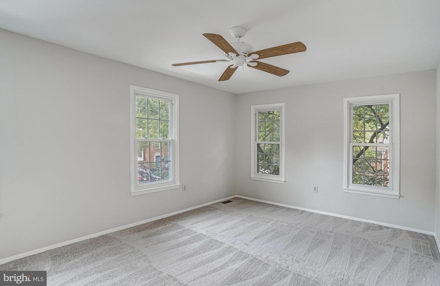 2349 Horseferry Court photo 25