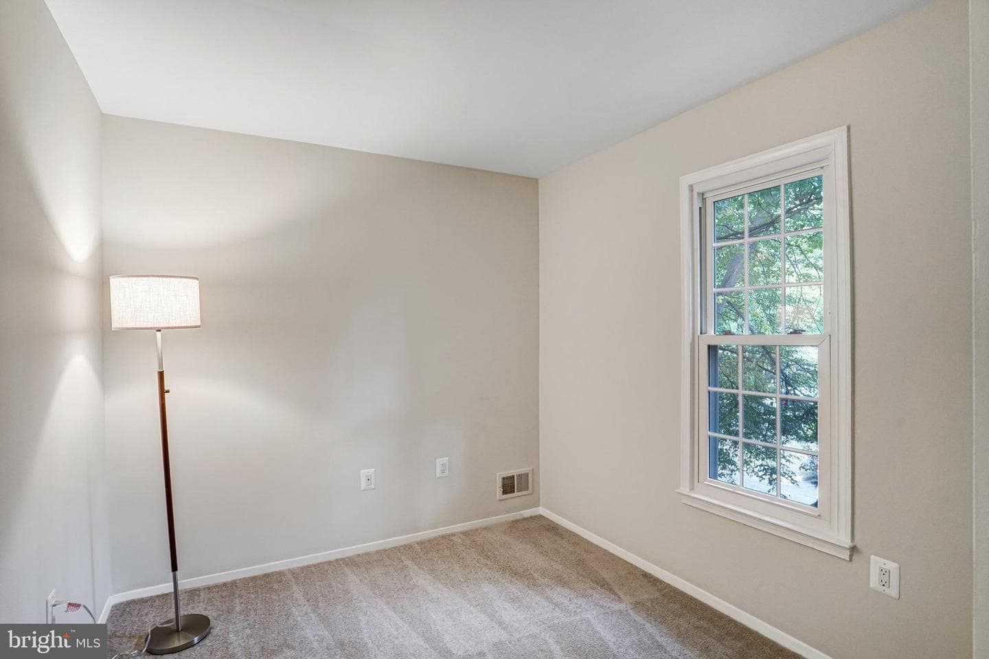 2349 Horseferry Court photo 32