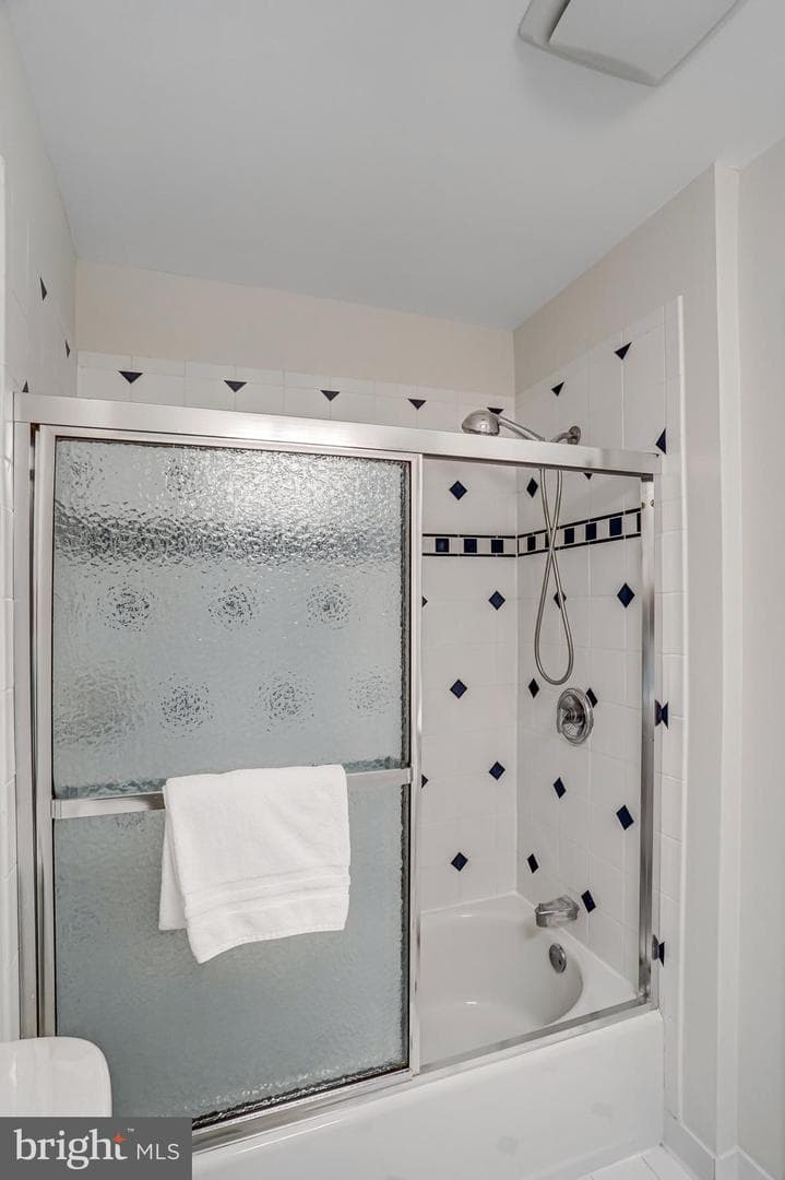 2349 Horseferry Court photo 37