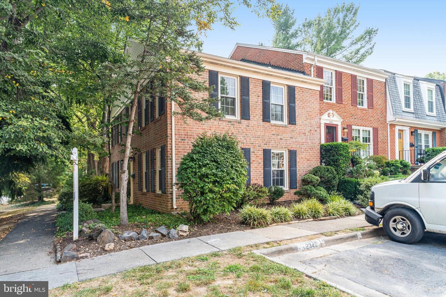 2349 Horseferry Court photo 4