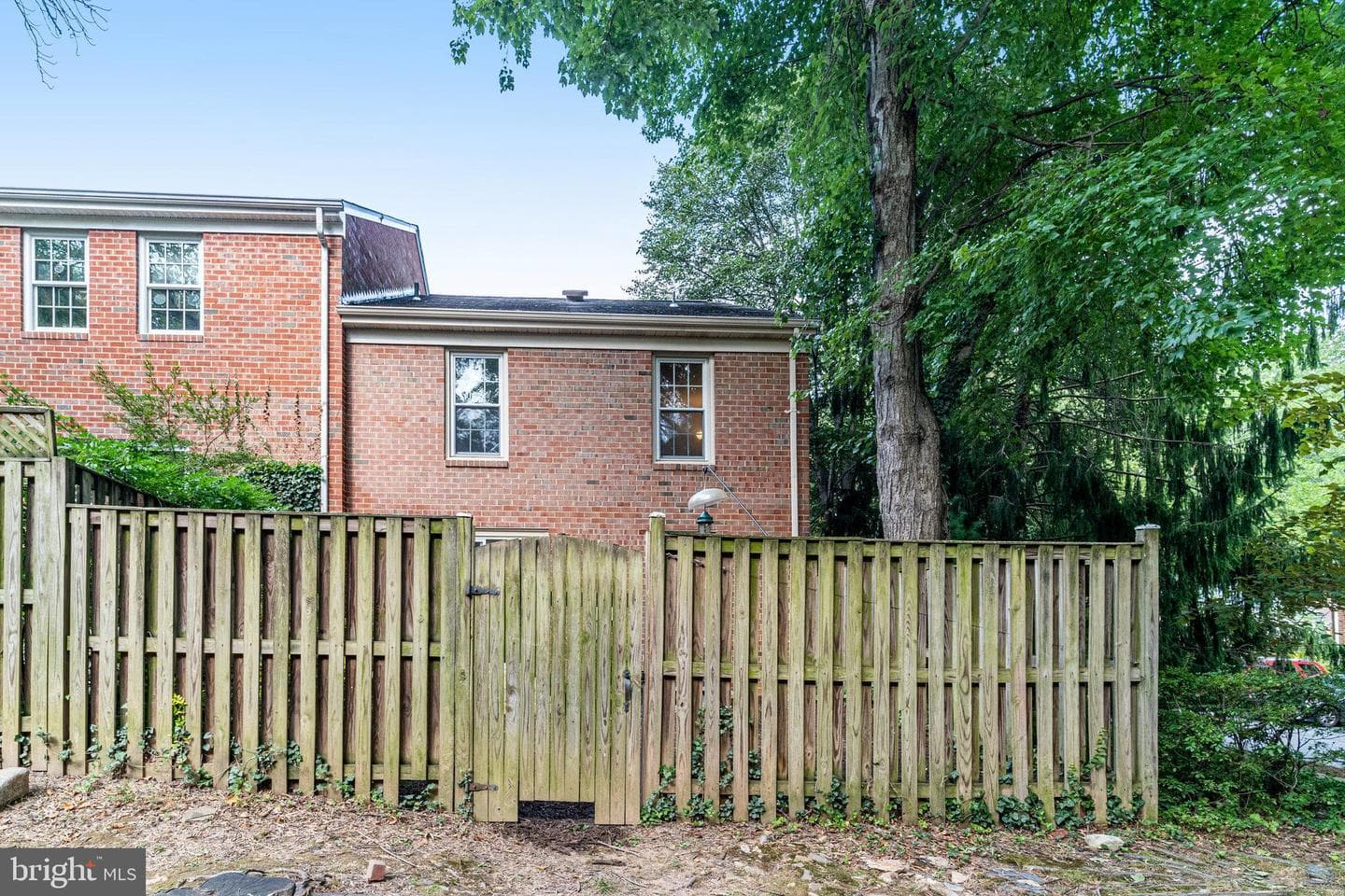 2349 Horseferry Court photo 43